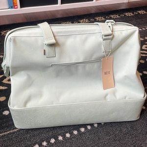 Béis The Weekender color Matcha